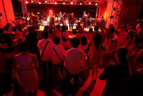 東京スカパラダイスオーケストラの登場に会場は一気に盛り上がり、大人が楽しむ特別な一夜となった。