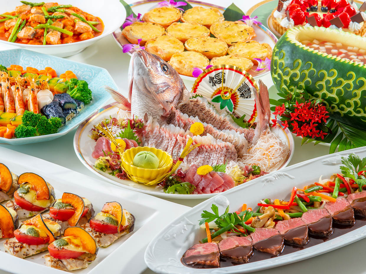 アートホテル石垣島では、八重山の食材を活かした料理をはじめ、中華料理や郷土料理など多彩なメニューを取りそろえている。