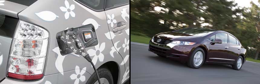 (左)充電中のプラグインハイブリッド車。 (右)アメリカでリース販売中のFCXクラリティ。
