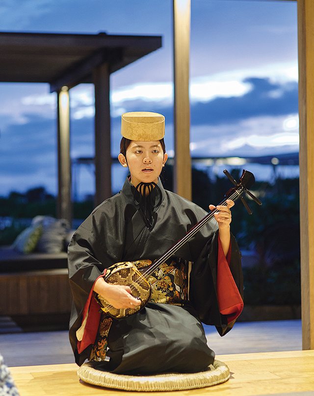 星のや沖縄。琉球古典音楽の美しい演奏