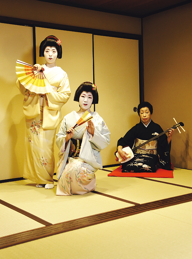 金沢、女将さんは現役の芸妓