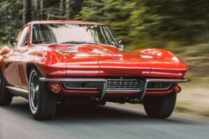 60'sのレジェンドカーに捧ぐトゥールビヨン、ブライトリング