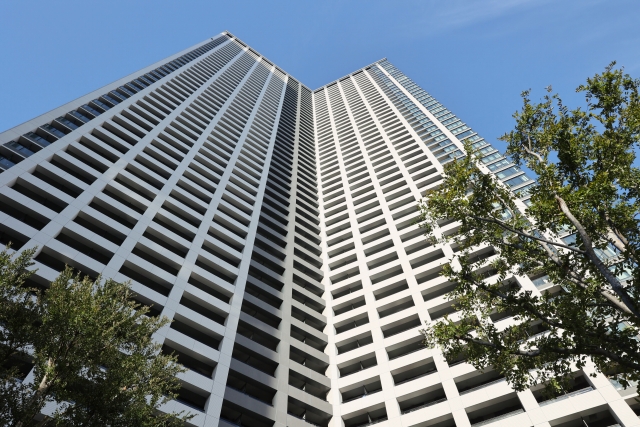 ｢コメを買えない人｣が続出しているのに…高級タワマンに賃貸で暮らす｢シン富裕層｣が買っているもの