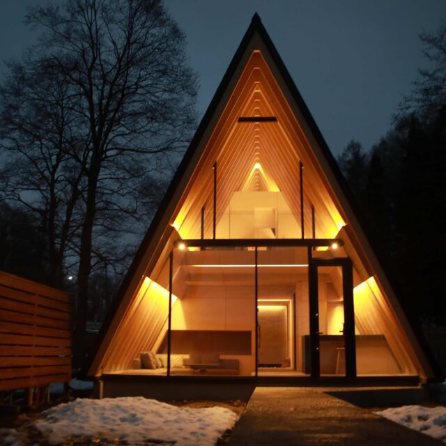 青木湖の静寂に身を委ねる「Lakeside villa SUI HAKUBA」の圧倒的非日常