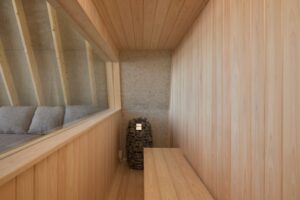 青木湖の静寂に身を委ねる「Lakeside villa SUI HAKUBA」の圧倒的非日常