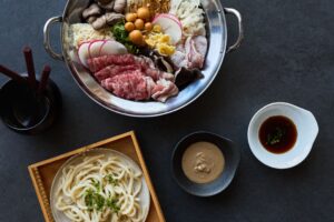 青木湖の静寂に身を委ねる「Lakeside villa SUI HAKUBA」の圧倒的非日常